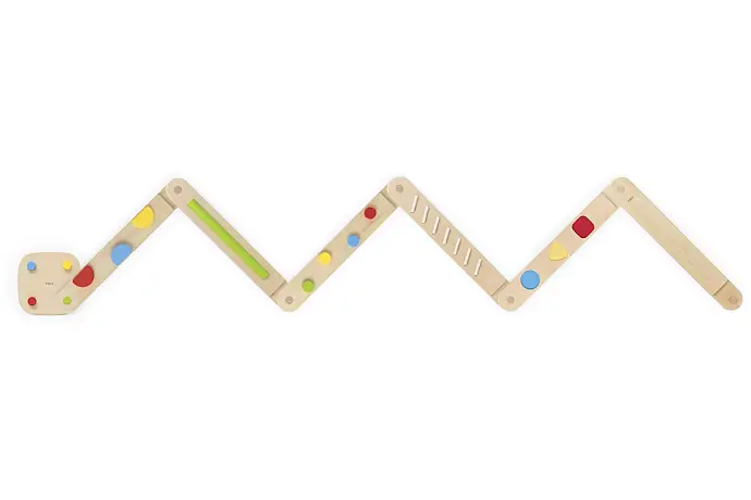 Dřevěná balancující cesta