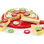 Dřevěná pizza - krájení