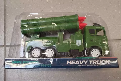 Vojenské auto s raketami