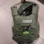 Vojenská sada s helmou