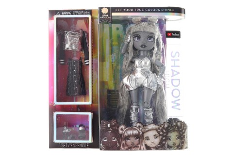 Kamion s bagrem na baterie