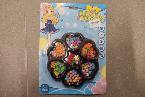 Korálky  kytička na blistru