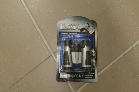 Dalekohled na kartě