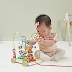 Dřevěný labytrint na kolečkách