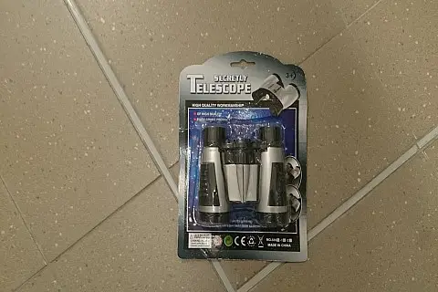 Dalekohled na kartě