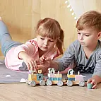 Dřevěná mašinka se zvířátky